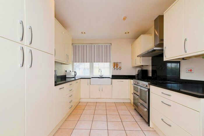 4 Bedroom Detached House For Sale In Malmesbury Road, Chippenham, SN15