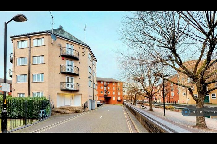 1 Bedroom Flat To Rent In Aberdale Court, London, SE16