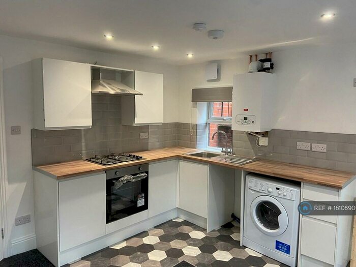 1 Bedroom Flat To Rent In Old Lansdowne Road, Manchester, M20