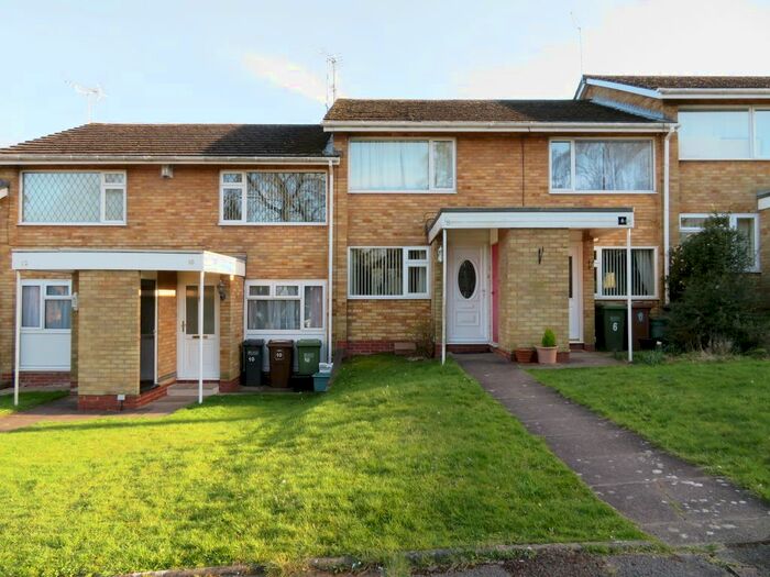 2 Bedroom Maisonette To Rent In Nethercote Gardens, Shirley, B90