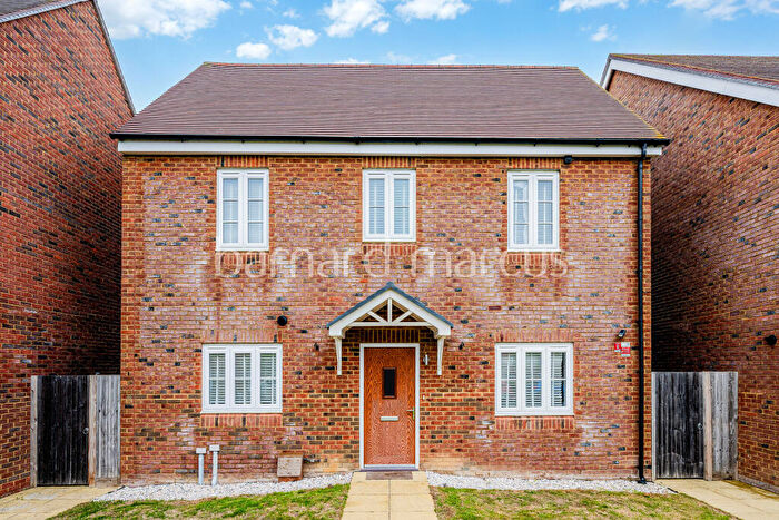 3 Bedroom Detached House To Rent In Isabella Walk, Tadworth, KT20