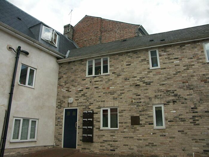 1 Bedroom Flat To Rent In Flat, Central Court, Castle Street, Thetford, IP24