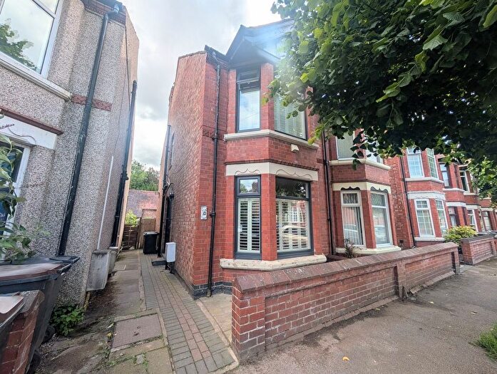 3 Bedroom Semi-Detached House For Sale In Earls Road, Nuneaton, CV11
