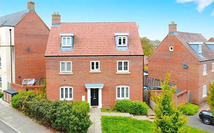 5 Bedroom Detached House For Sale In Shearwater Road, Aspen Park, Hemel Hempstead, HP3