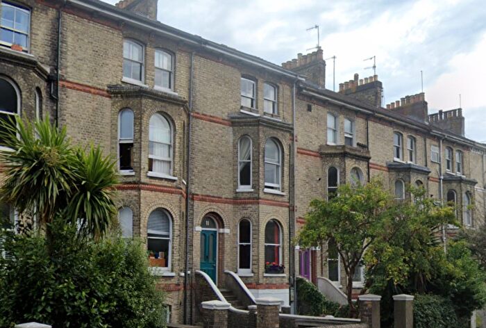 1 Bedroom Flat To Rent In Gladstone Terrace, Brighton, BN2