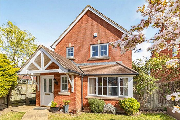 3 Bedroom Detached House For Sale In Vancouver Close, South Orpington, Kent, BR6