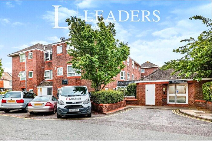 3 Bedroom Maisonette For Sale In Twyford Avenue, Portsmouth, Hampshire, PO2