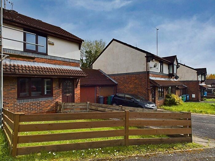 2 Bedroom Semi-Detached House To Rent In Hackleton Close, Manchester, Greater Manchester, M4