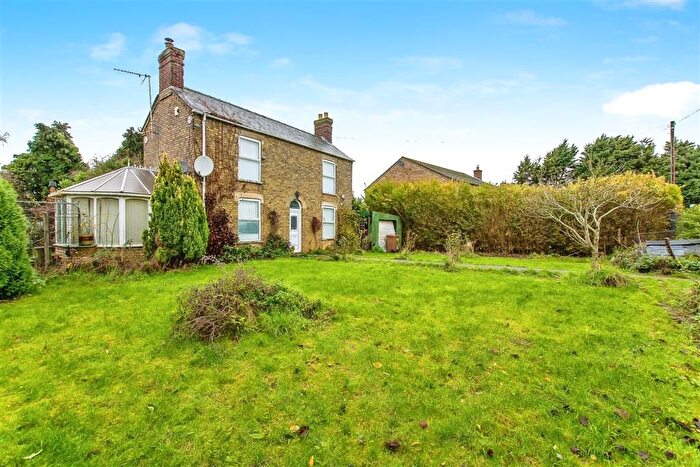 3 Bedroom Detached House For Sale In Elloe Bank, Gorefield, Wisbech, PE13