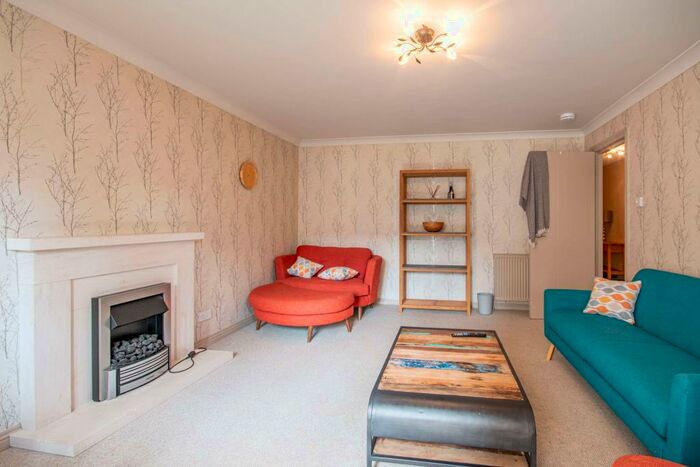 2 Bedroom Flat To Rent In Huntingdon Place City Centre, EH7