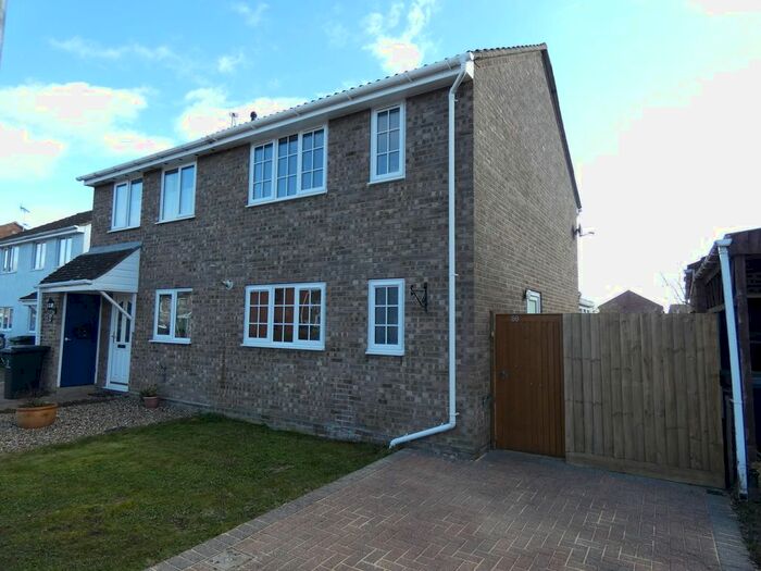 3 Bedroom Semi-Detached House To Rent In Shelley Way, Thetford, IP24