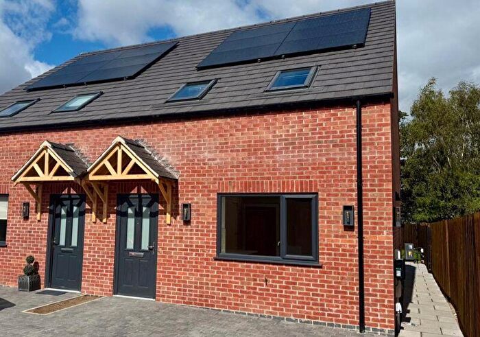 2 Bedroom Semi-Detached House To Rent In Newark Road, Lincoln, LN6