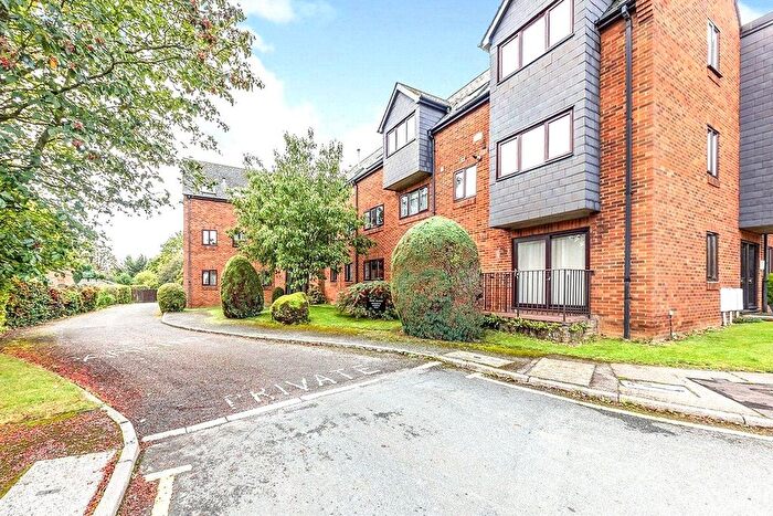 2 Bedroom Flat To Rent In Park Close, Wratten Road East, Hitchin, Hertfordshire, SG5