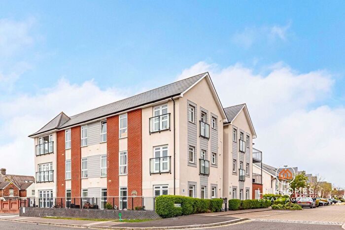 2 Bedroom Flat For Sale In Stabler Way, Poole, BH15