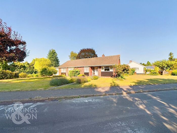 4 Bedroom Detached Bungalow For Sale In Mill Green, Stoke Holy Cross, Norwich, NR14