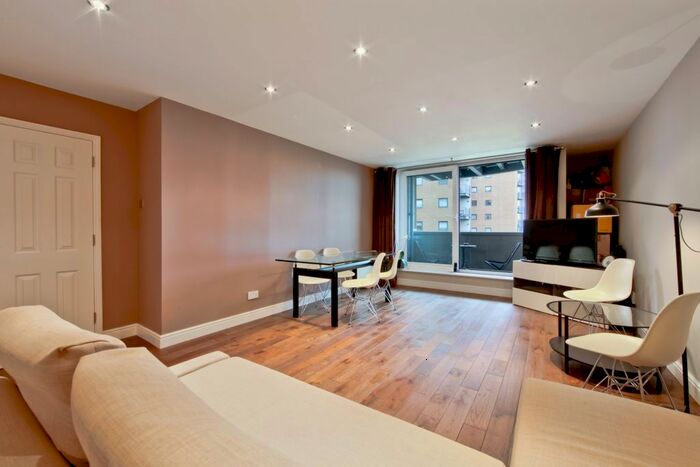 2 Bedroom Flat To Rent In Inverness Mews, North Woolwich, E16