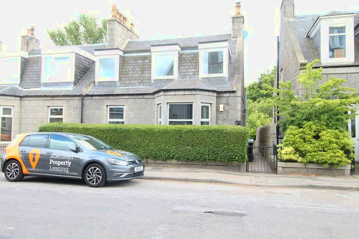 2 Bedroom Flat To Rent In Erskine Street, Top Floor, AB24