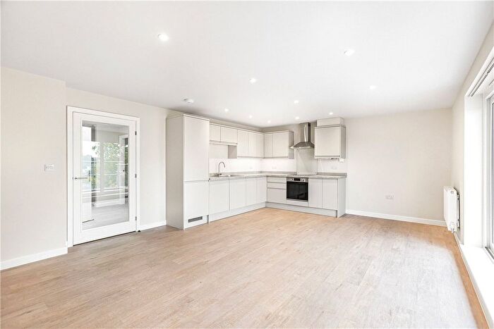 2 Bedroom Flat To Rent In Drayton Road, Abingdon, Oxfordshire, OX14