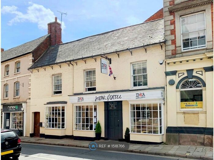 2 Bedroom Flat To Rent In Watling Street West, Towcester, NN12