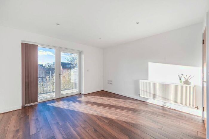 1 Bedroom Flat To Rent In Henry Court, Stanmore, HA7