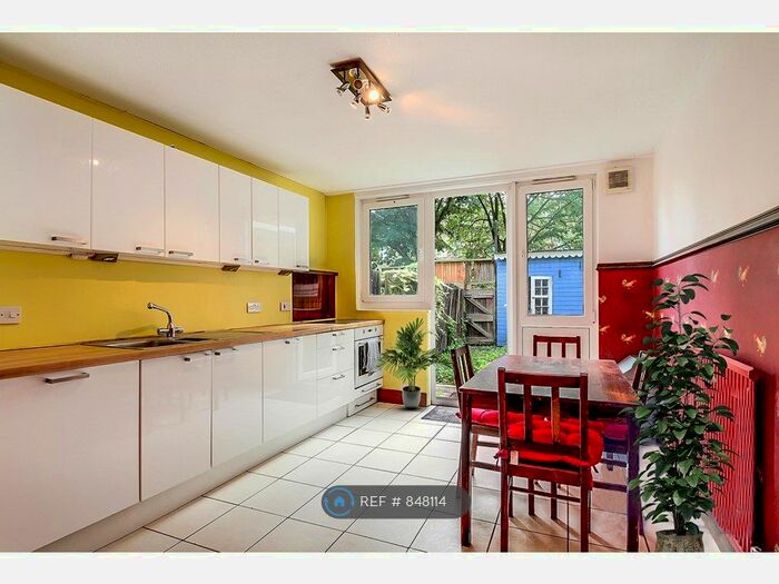4 Bedroom Terraced House To Rent In Westacott Close, London, N19