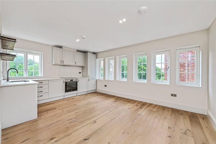 1 Bedroom Flat To Rent In Allfarthing Lane, London, SW18