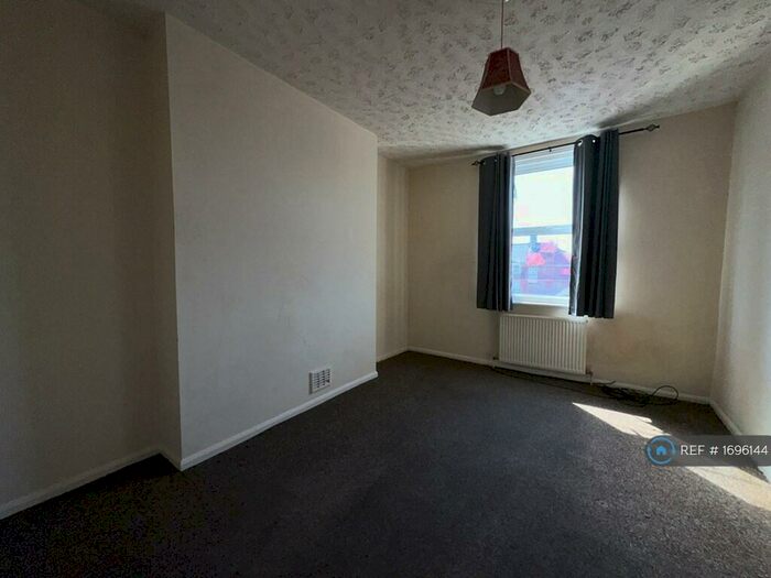 1 Bedroom Flat To Rent In Station Road, Westgate-On-Sea, CT8