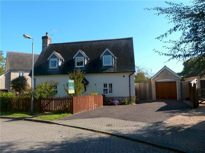 3 Bedroom Detached House To Rent In Targetts Mead, Tisbury, Salisbury, SP3