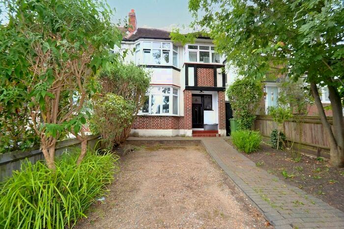 3 Bedroom Semi-Detached House To Rent In Villiers Avenue, Surbiton, KT5