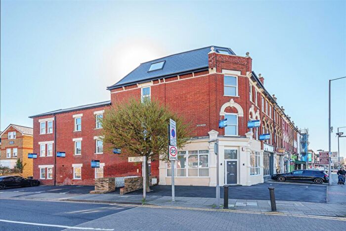 2 Bedroom Flat To Rent In Montana House, Gibbon Road, Kingston Upon Thames, KT2