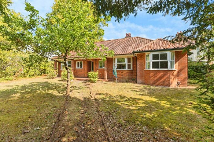 5 Bedroom Detached House For Sale In Earlham Road, Norwich, NR4