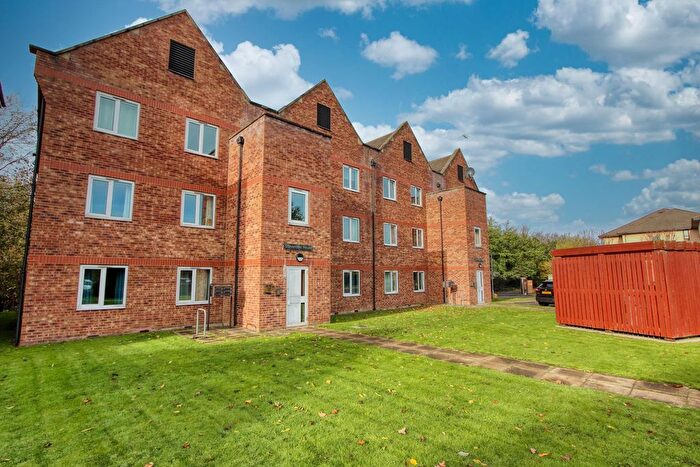 2 Bedroom Flat For Sale In Tapton Lock Hill, Stevenson House Tapton Lock Hill, S41
