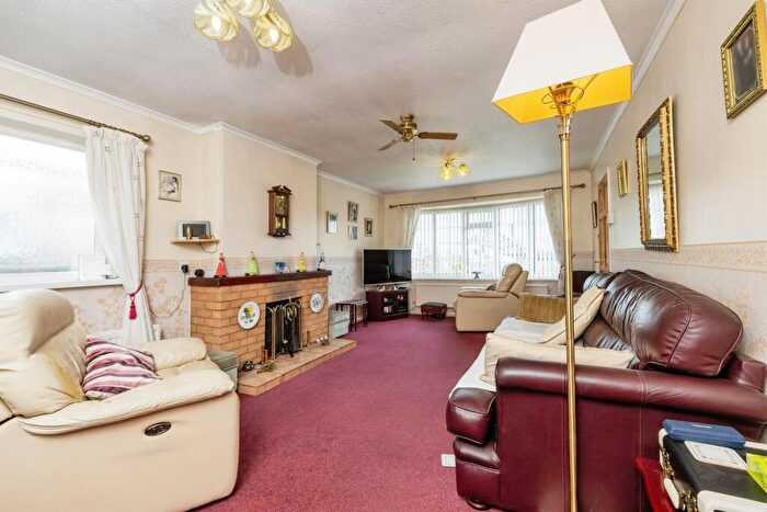 2 Bedroom Detached Bungalow For Sale In Station Road, Swinderby, Lincoln, LN6