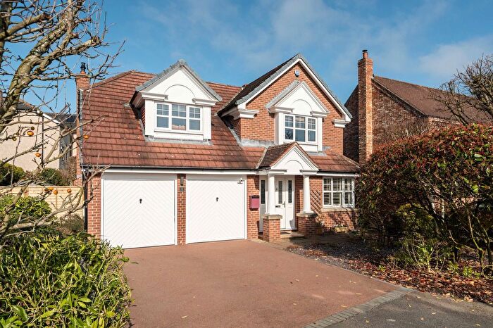 4 Bedroom Detached House For Sale In Manor Farm Close, Copmanthorpe, York, YO23