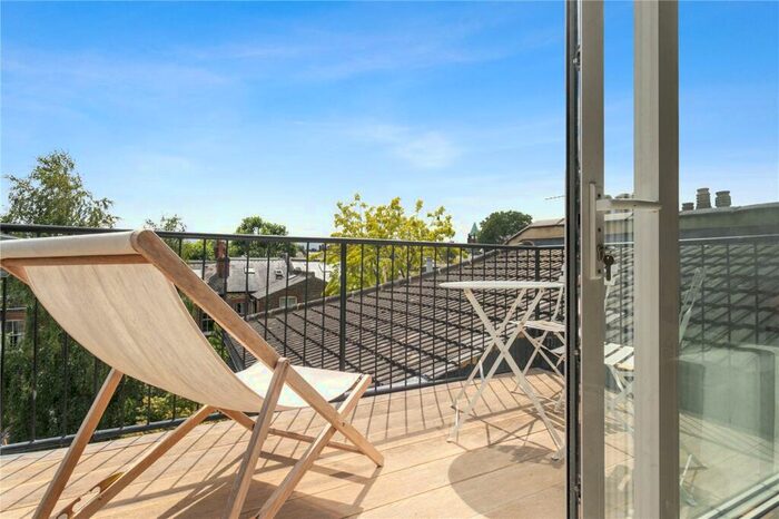 2 Bedroom Apartment To Rent In Sotheby Road, London, N5