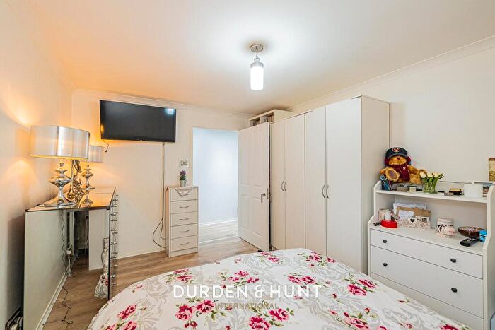 1 Bedroom Apartment For Sale In Ireton Street, Bow, E3