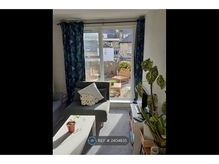 1 Bedroom Flat To Rent In Lampards Buildings, Bath, BA1