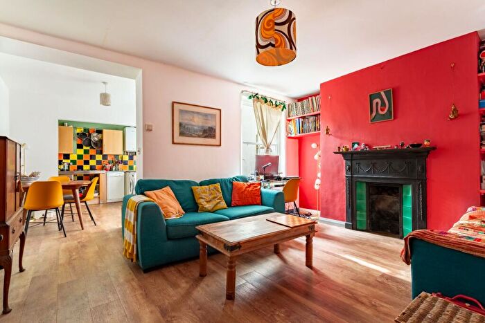 1 Bedroom Apartment For Sale In Gladstone Terrace, Brighton, BN2