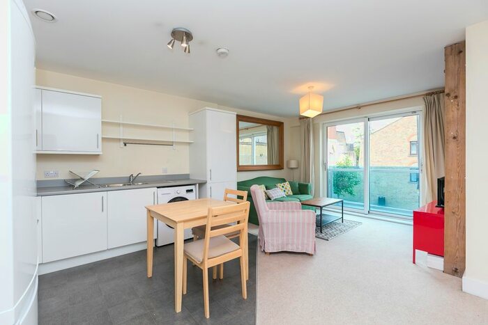 1 Bedroom Flat To Rent In Glenthorne Road, London, W6