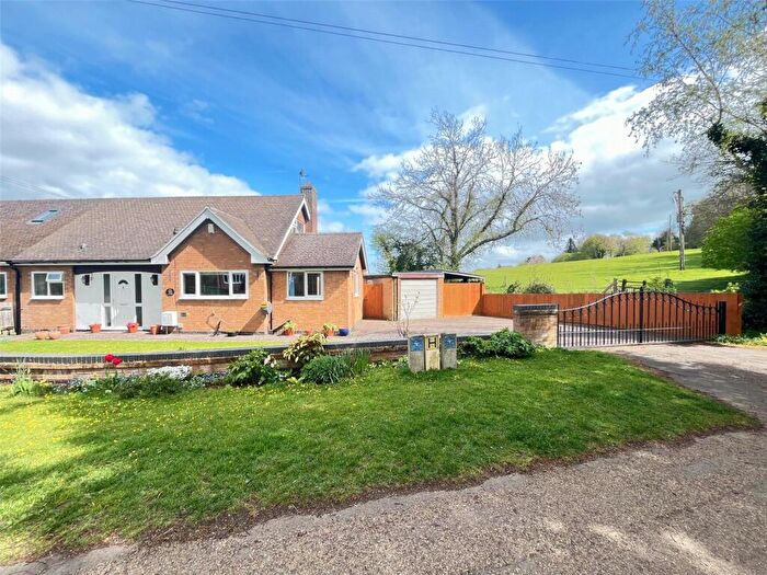 3 Bedroom Semi-Detached House For Sale In Park Close, Badby, Northamptonshire, NN11