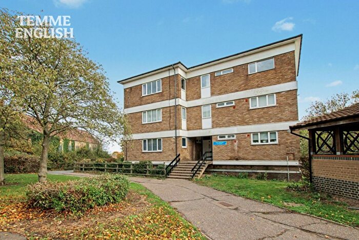 1 Bedroom Flat For Sale In Polsteads, Basildon, SS16