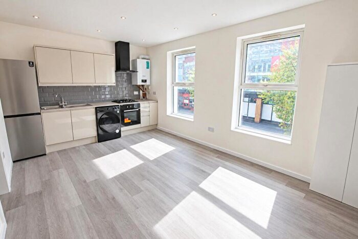 2 Bedroom Flat To Rent In Northumberland Park, Tottenham, London, N17