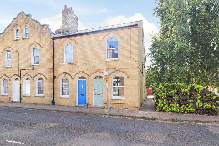 3 Bedroom End Of Terrace House For Sale In Auckland Road, Cambridge, CB5