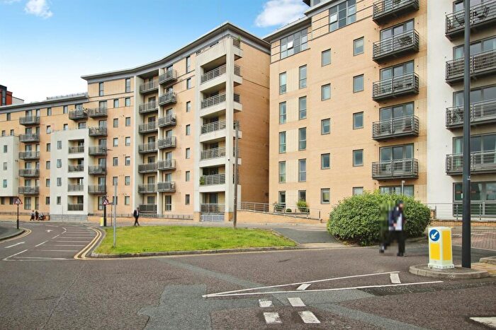 1 Bedroom Flat For Sale In Bowman Lane, Leeds, LS10