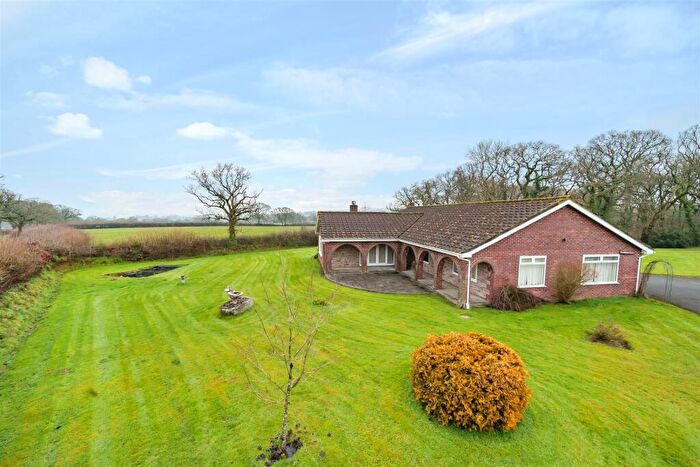 4 Bedroom Bungalow For Sale In Oak Road, Exeter, EX5