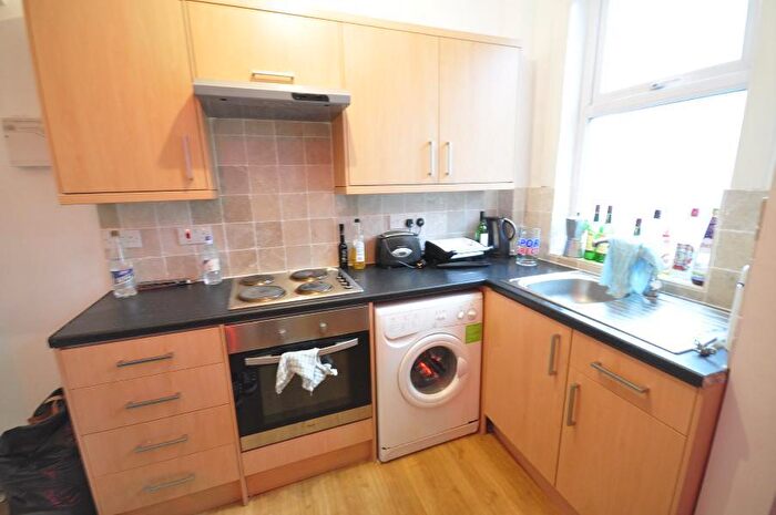 2 Bedroom Terraced House To Rent In Harold Grove, Hyde Park, Leeds, LS6