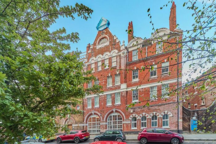 2 Bedroom Flat For Sale In Renfrew Road, London, SE11