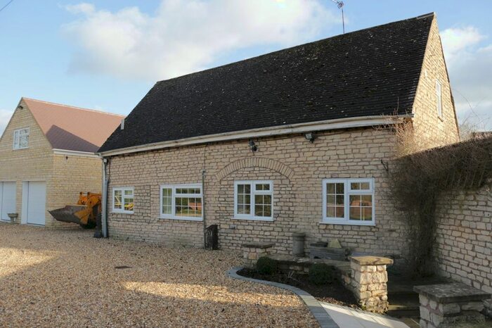 2 Bedroom Flat To Rent In Chapel Green, Napton, Southam, CV47