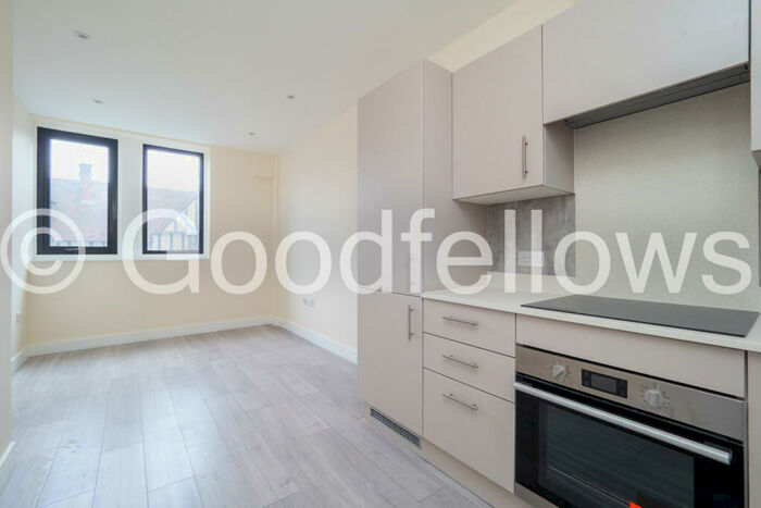 1 Bedroom Apartment To Rent In Ewell Road, Cheam, Sutton, SM3