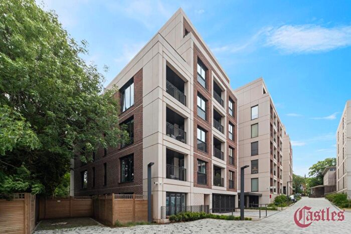 2 Bedroom Flat To Rent In Uren House, Crouch End, N8